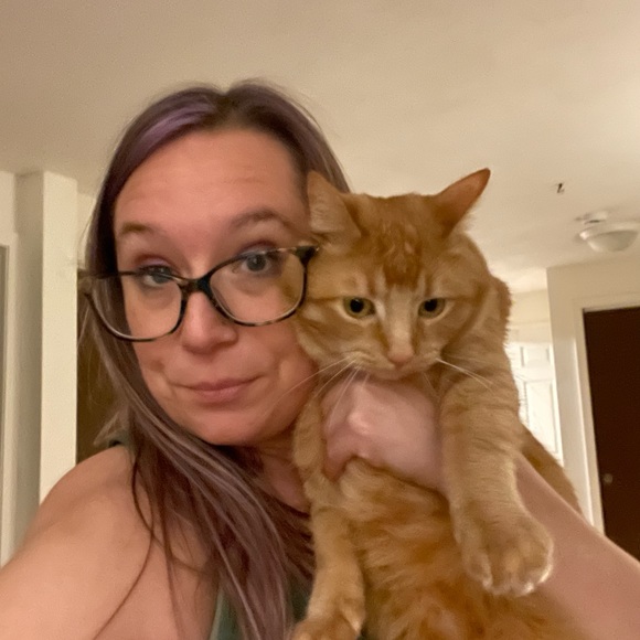 Meet your Posher, Kate - Picture 2 of 3